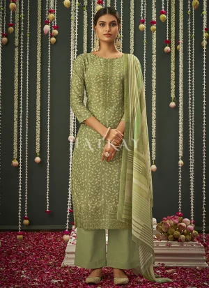 Green Embroidered Pakistani Salwar Kameez