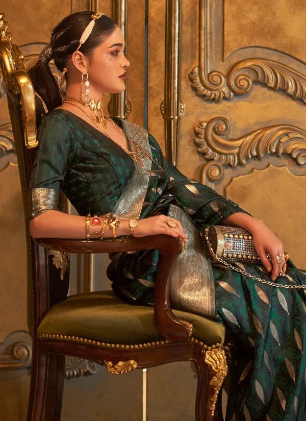Dark Green Zari Handloom Weaved Traditional Silk Saree